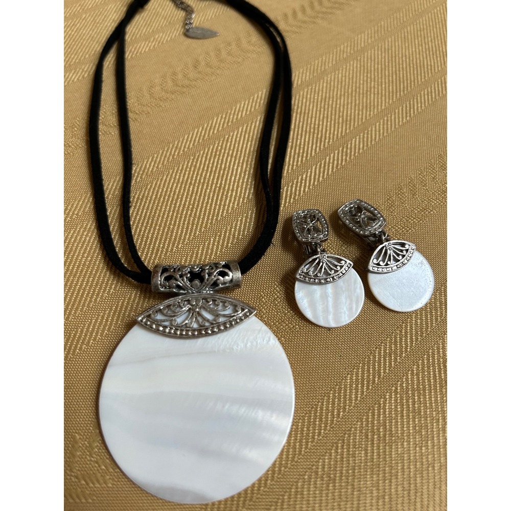 Coldwater Creek Mother of Pearl Necklace Clip On Earring Set Silver Black Cord
